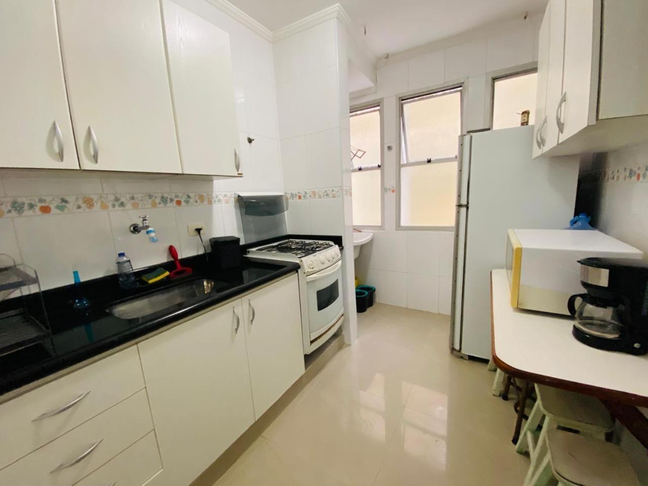 Apto De Um Dorm Centro Pitangueiras *