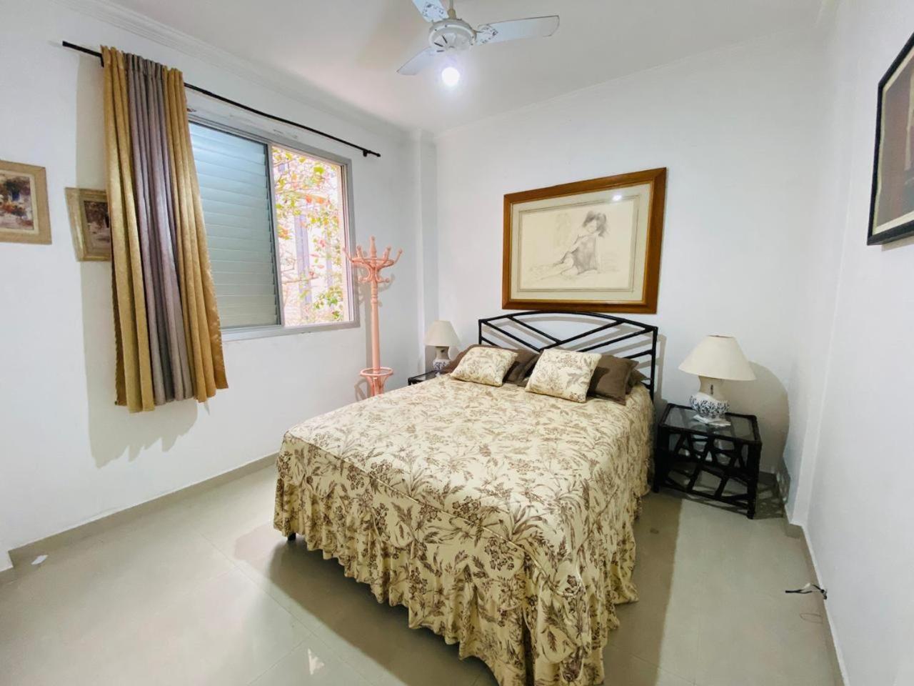 Apto De Um Dorm Centro Pitangueiras Guaruja